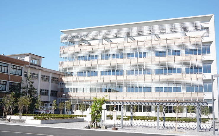 富山短期大学の外観写真